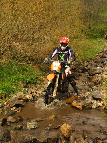 Off-road im Flussbett, Spaß beim Endurofahren